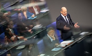 Kanzler Scholz wirbt im Bundestag für konstruktives Agieren bis zur Wahl. - Michael Kappeler/dpa