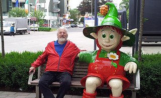 Herr Welling bei einer fröhlichen Ruhepause zusammen mit Lippolino