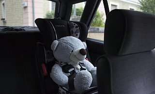 Leicht verletzt mussten Mutter und Kind nach dem Unfall ins Krankenhaus. - picture alliance