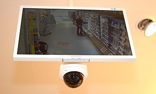 Der Täter wurde von einer Überwachungskamera gefilmt.  - Pixabay