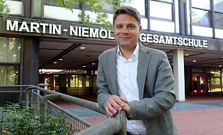 Frederik Suchla leitet ab August kommissarisch die Martin-Niemöller-Gesamtschule in Schildesche. - Wolfgang Rudolf