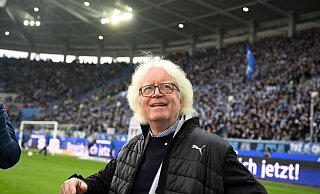 Unter Winfried Schäfer erlebte der Karlsruher SC in den 1990er-Jahren ruhmreiche Zeiten. (Foto Archiv) - Uli Deck/dpa