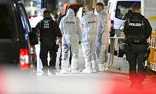 Ein junger Mann muss wegen Mordes mehrere Jahre in Haft. (Foto-Archiv) - Marius Bulling/dpa