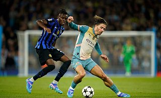 Yann Aurel Bisseck (l.) steht vor seiner ersten Nominierung für die DFB-Elf. - Dave Thompson/AP/dpa