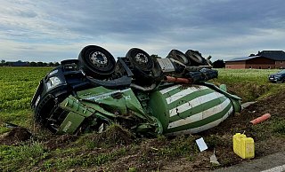 Der Fahrer des Lkw wurde bei dem Unfall in Rheda-Wiedenbrück leicht verletzt. - Danielle Dörsing