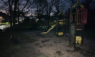 Wenn’s jetzt schon so früh dunkel wird, ist es nachmittags auf Spielplätzen nicht besonders einladend – eher im Gegenteil. Das könnte sich womöglich bald ändern. - Ivonne Michel