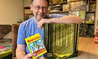 Der Gütersloher Uwe Rosenberg ist in der Spiele-Szene ein echter Star. Der 54-Jährige entwickelt Gesellschaftsspiele. - Christian Bröder