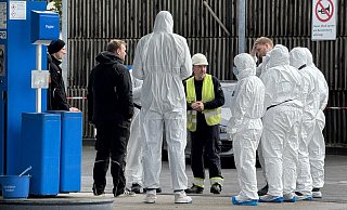 Natali K. stirbt bei dem Autobrand an der Aral-Tankstelle in Gütersloh; ihr Mann überlebt schwer verletzt. - Wolfgang Wotke