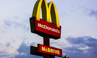 In Brakel sollen bald der Big-Mac, Chicken-Nuggets und weitere Frittierwaren von McDonald's verkauft werden. Der erste Spatenstich erfolgt schon bald. - Pixabay/akiraguilia