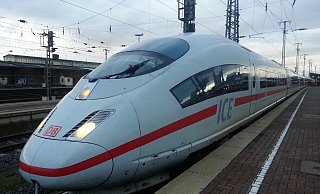 ICE im Bahnhof. Für die Verbindung Hannover und Bielefeld soll eine neue Trasse entstehen. - Pixabay ICE im Bahnhof. Für die Verbindung Hannover und Bielefeld soll eine neue Trasse entstehen. - Pixabay