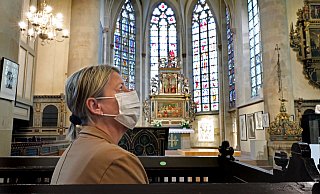 Mit Maske, auf Abstand und ohne Gesang - Gottesdienste sind in Zeiten von Corona nicht mehr das Gemeinschaftserlebnis, die sie vorher sein konnten. - Frank-Michael Kiel-Steinkamp