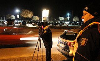 Geschwindigkeitsmessung der Polizei Herford: Am Donnerstag und Freitag läuft der dritte bundesweite Blitz-Marathon. - Foto: Jobst Lüdeking