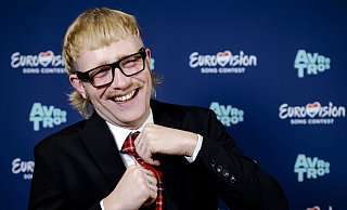 Joost Klein bei der Präsentation des niederländischen Beitrags zum Eurovision Song Contest 2024. - Robin Van Lonkhuijsen/ANP/dpa