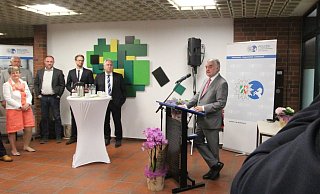 Rede: Herbert Reul betonte vor den Beamten und ihren Gästen, wie wichtig die technische Ausstattung der Polizei ist. - Jobst Lüdeking