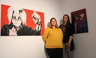 Im Kunstverein Paderborn sind Megan Carr (l.) und Anne Bode zwei von knapp 50 Künstlerinnen und Künstlern, die ihre Werke gemeinsam und für alle kostenlos präsentieren. - Moritz Jülich