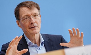 Karl Lauterbach: «Ich kann mir nicht vorstellen, dass wir den Karneval durchführen können.». - Foto: Kay Nietfeld/dpa