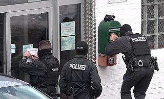 Der im Juni verbotene Salafisten-Verein Deutschsprachige Muslimische Gemeinschaft (DBG) in Braunschweig hatte über seine Social-Media-Kanäle auch bundesweiten Einfluss. (Archivbild) - dpa