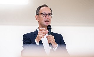 Andreas Zick, Konflikt- und Gewaltforscher der Universität Bielefeld, ist einer der Autoren der Studie. - picture alliance/dpa
