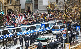 Aufnahmen von der Nazi-Demo im November 2018 durch Bielefeld. - NW