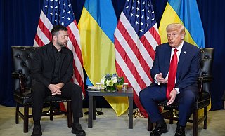 Die Nato hat Russland bereits unter Androhung von Gewalt vor weiteren Luftraumverletzungen gewarnt. - Evan Vucci/AP/dpa