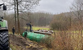 Die Bürener Feuerwehr ist mit den Einheiten Siddinghausen, Weine und Steinhausen im Einsatz. - Feuerwehr Büren