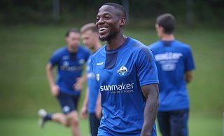 Beim Trainingslager in Villach war Streli Mamba bester Laune. Eine Muskelverletzung und der dadurch geplatzte Wechsel zum 1. FC Köln sollten ihm zuletzt jedoch aufs Gemüt schlagen. - Sarah Jonek