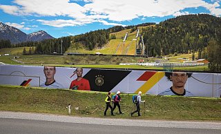 Willkommen in Österreich: Seefeld ist bereit für das DFB-Team. - Foto: Christian Charisius/dpa