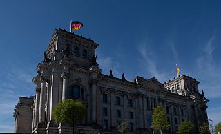 Der Sitz des Bundestages: Das Reichstagsgebäude in Berlin. - Paul Zinken/dpa