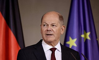 «Wir lassen nicht zu, dass jemand das "Wir" in unserem Land danach unterscheidet, ob jemand eine Einwanderungsgeschichte hat oder nicht», sagt Kanzler Olaf Scholz. - Carsten Koall/dpa
