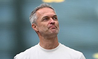 Christian Wück feiert im Wembley-Stadion gegen England sein Debüt als Trainer der deutschen Fußballerinnen. - Sebastian Christoph Gollnow/dpa