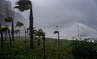 «Ragasa» richtete vor allem in den Küstenregionen Schäden an. - Vernon Yuen/Nexpher via ZUMA Press Wire/dpa