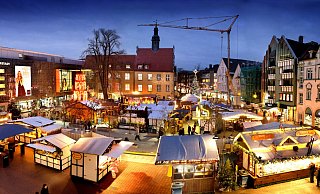 Ein Blick über die Büdchen des Gütersloher Weihnachtsmarkts vor dem Ausbruch der Corona-Pandemie. - Andreas Frücht