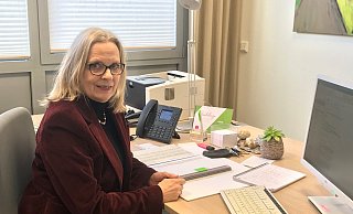 Auch wenn sie jetzt geschlossen sind - in den Schulen des Kreises wird viel gearbeitet, wie Brigitte Köhler-Thewes, Schulleiterin der Gesamtschule Bad Driburg berichtet. - Simone Flottmeier Auch wenn sie jetzt geschlossen sind - in den Schulen des Kreises wird viel gearbeitet, wie Brigitte Köhler-Thewes, Schulleiterin der Gesamtschule Bad Driburg berichtet. - Simone Flottmeier
