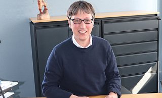 Bürgermeister Martin Hoffmann in seinem Büro im Rathaus der Gemeinde Leopoldshöhe. - Eleni Konstantinidis