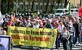 Der Demo-Zug zieht in Richtung Jugendzentrum Flafla. - Daniel Salmon