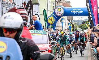 Auch am Freitag war beim Start der nächsten Etappe der Lidl Deutschland-Tour viel los. - Daniel Salmon