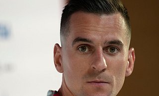 Polens Arkadiusz Milik verpasst die Fußball-EM in Deutschland wegen einer Verletzung. - Christophe Ena/AP/dpa