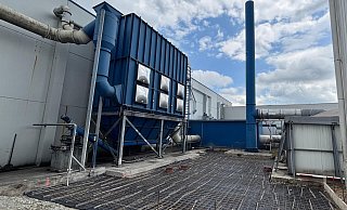 Die Gesellschaft für Verwertung und Entsorgung GmbH & Co. KG will im August ein Aktivkohle-Filter in Gütersloh Betrieb nehmen. Das Fundament (vorn) für die zusätzliche Filterstufe wird bereits angelegt. - GVE