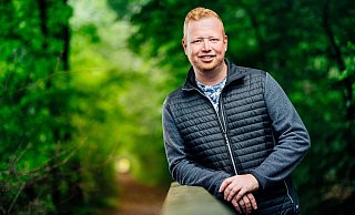 Bürgermeister-Kandidat Philipp Ashton (Grüne) hat den Holter Wald von seiner Kindheit an ins Herz geschlossen. Wenn es seine Zeit zulässt, fährt er mit dem Rad dorthin und dreht eine Runde. - Besim Mazhiqi