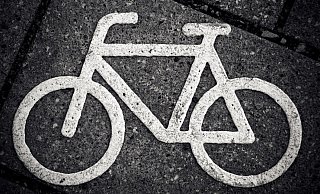 Radfahrer sollten vor allem im Winter auf eine entsprechende Beleuchtung ihrer Fahrräder achten. - Pixabay/Symbolfoto