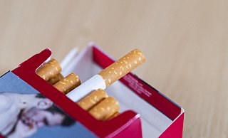 Der Zoll hat jetzt eine große Zahl unversteuerter Zigaretten an der A2 beschlagnahmt. - Symbolbild Picture Alliance