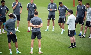 Joachim Löw will seine EM-Spieler vor dem Klassiker gegen England erstmal richtig durchatmen lassen. - Foto: Federico Gambarini/dpa