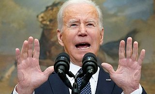 Präsident Joe Biden spricht im Roosevelt Room des Weißen Hauses über den Ukraine-Konflikt. - Foto: Alex Brandon/AP/dpa