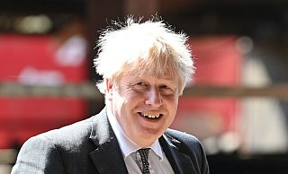 Der britische Premierminister Boris Johnson versucht, im Kampf gegen die Coronavirus-Pandemie Optimismus zu verbreiten. - Foto: Paul Ellis/PA Wire/dpa