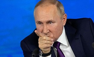 Kremlchef Putin während seiner jährlichen Pressekonferenz. - Foto: Alexander Zemlianichenko/AP/dpa