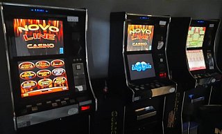 Nicht angemeldete Geldspielautomaten wurden in dem Casino ebenfalls betrieben. - Polizei Paderborn