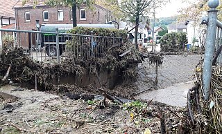 Das Einlaufbauwerk des Vogelsangbach in der Bachstraße wird durch Hochwasser – wie hier im Oktober 2019 – immer wieder verstopft. Das soll sich ändern. - David Schellenberg