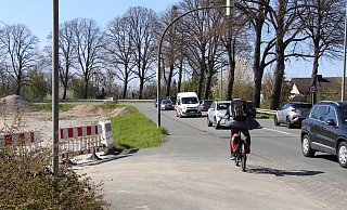 Die Bahnhofsbrücke wird abgerissen. Der Verkehr wird unter anderem durch das Riemekeviertel umgeleitet. - Viktoria Bartsch