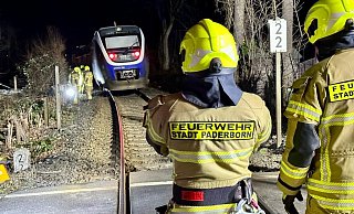 Am Bahnübergang auf der Driburger Straße ereignete sich am Dienstagabend ein schwerer Unfall. - Ralph Meyer