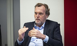 Rechtsanwalt und Notar Jost Streitbörger will die Bielefelder Wirtschaftskanzlei Streitbörger kräftig vergrößern. Der Standort Düsseldorf zum Beispiel werde jetzt gepusht. - Joerg Dieckmann - www.dieckmann-fotodesign.de